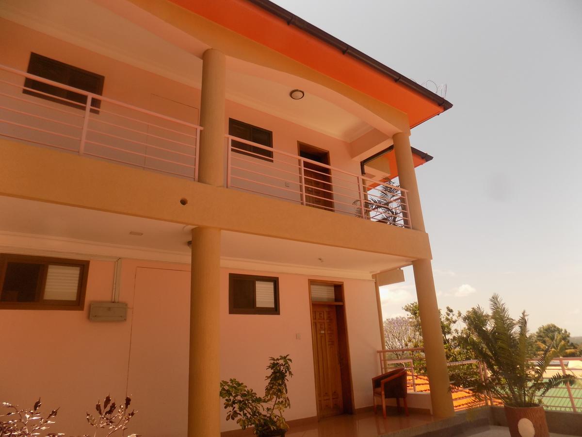 Entebbe Traveller'S Hotel Exterior photo