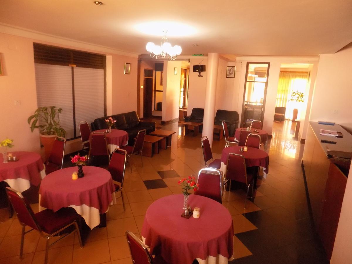 Entebbe Traveller'S Hotel Exterior photo