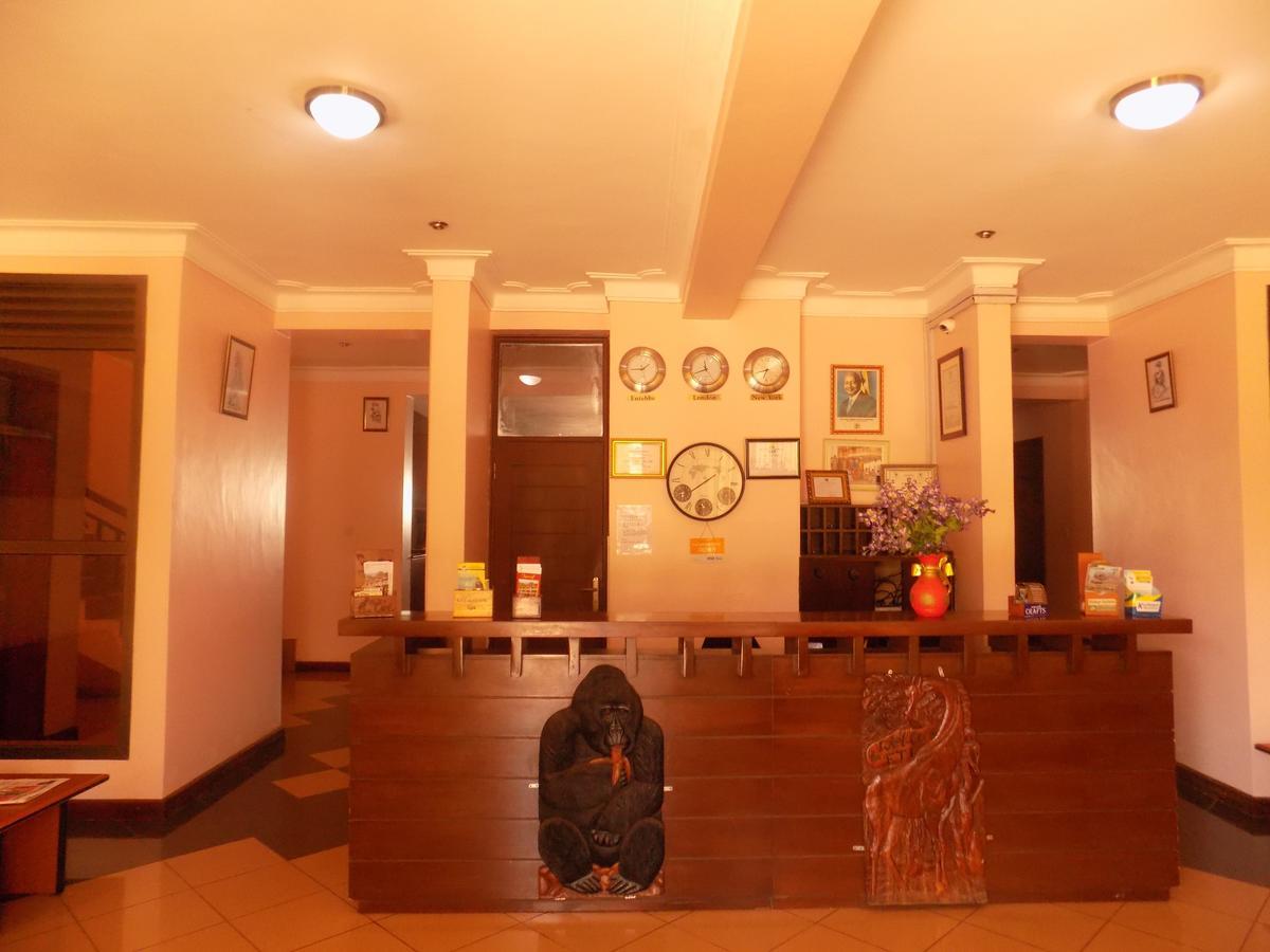 Entebbe Traveller'S Hotel Exterior photo